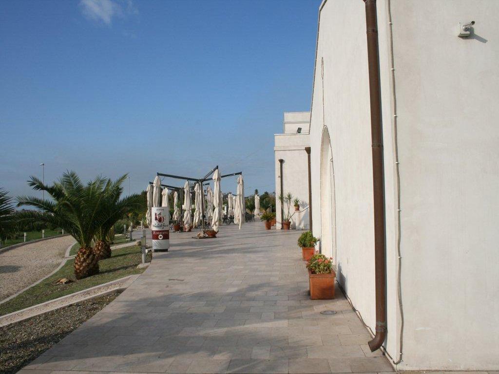 Hotel Saraceno Al Faro Taranto Esterno foto